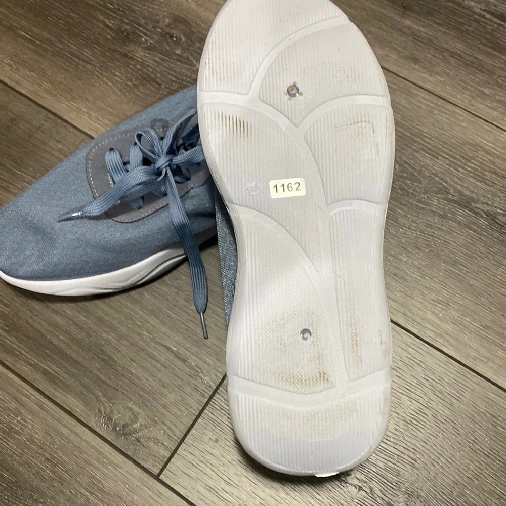 NWT! Hind Blue‎ Sneakers
